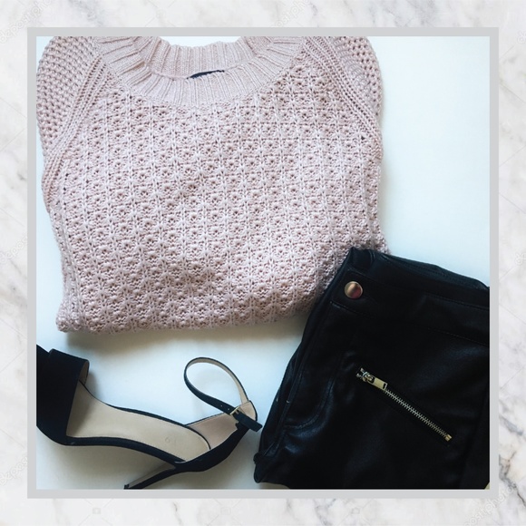 Calvin Klein Sweaters - Calvin Klein Blush Pink Crew Neck Sweater